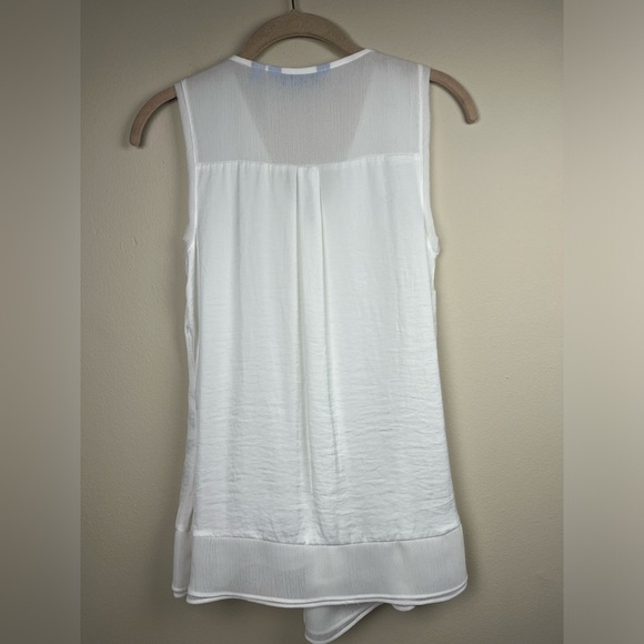 Simply Vera Vera Wang Sleeveless Blouse White Size Petite Small - Picture 2 of 5